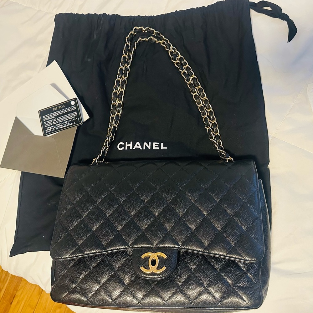Chanel Black Quilted Shoulder Bag with Gold Chain
